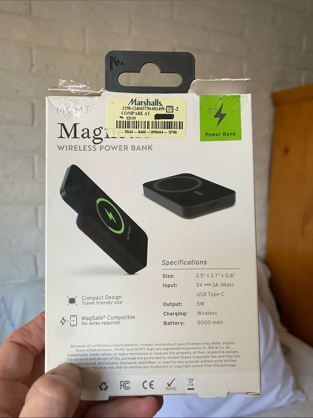 MVMT Black Magnetic Wireless Power Bank with Ring Pad